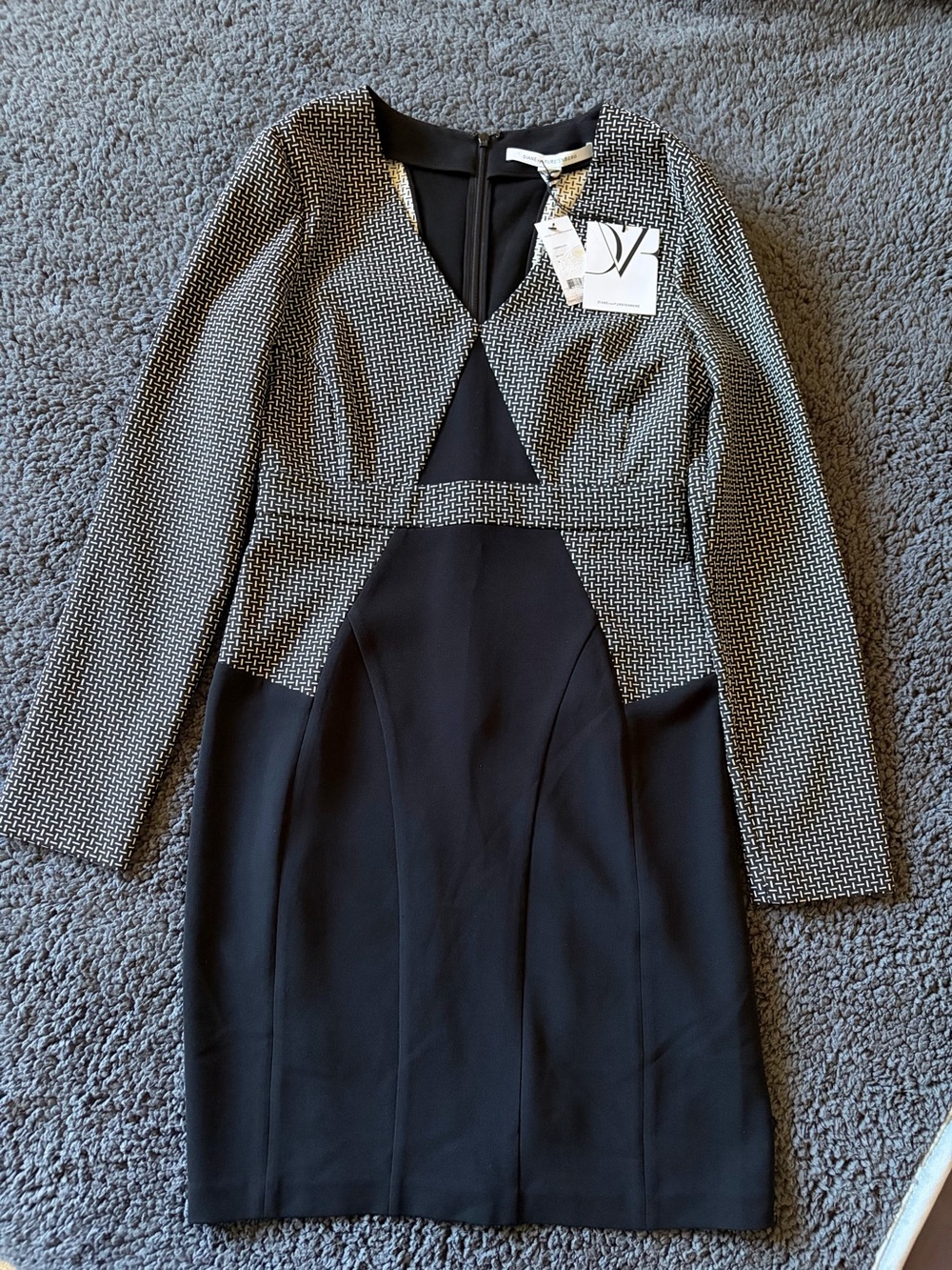 NWT, Diane Von Furstenberg Black and White Long-Sleeve Sheath Dress